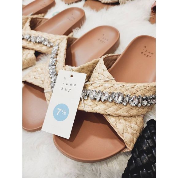 NWT reseller bundle of shoes, Universal Thread and A New Day - Picture 3 of 10